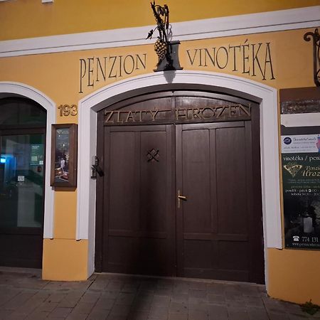 维诺特卡赫罗赞酒店 克罗梅日什 外观 照片